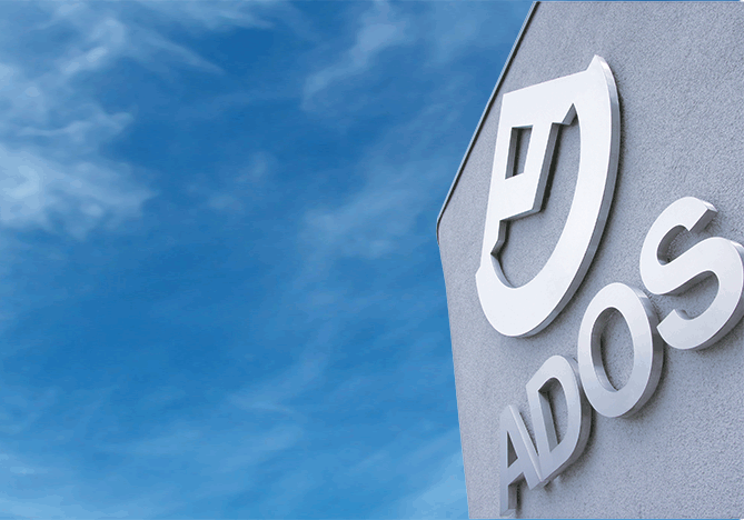 Ados Logo Auf Hauswand